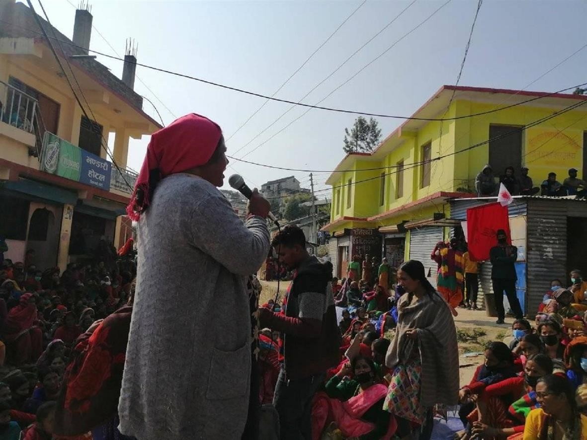 अखिल नेपाल महिला संघ डोटीद्धारा प्रधानमन्त्रिको कदम विरुद्ध प्रर्दसन