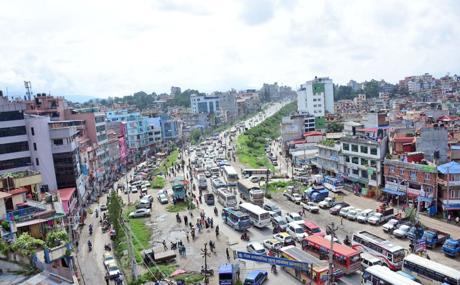 भाडा समायोजनको माग गर्दै यातायात व्यवसायीले काठमाडौंमा  निकाले र्‍याली