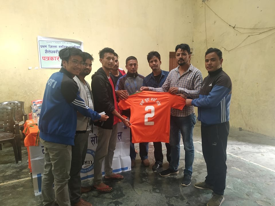 सिलगढीमा  जिल्ला स्तरिय फुटबल प्रतियोगिता हुदै